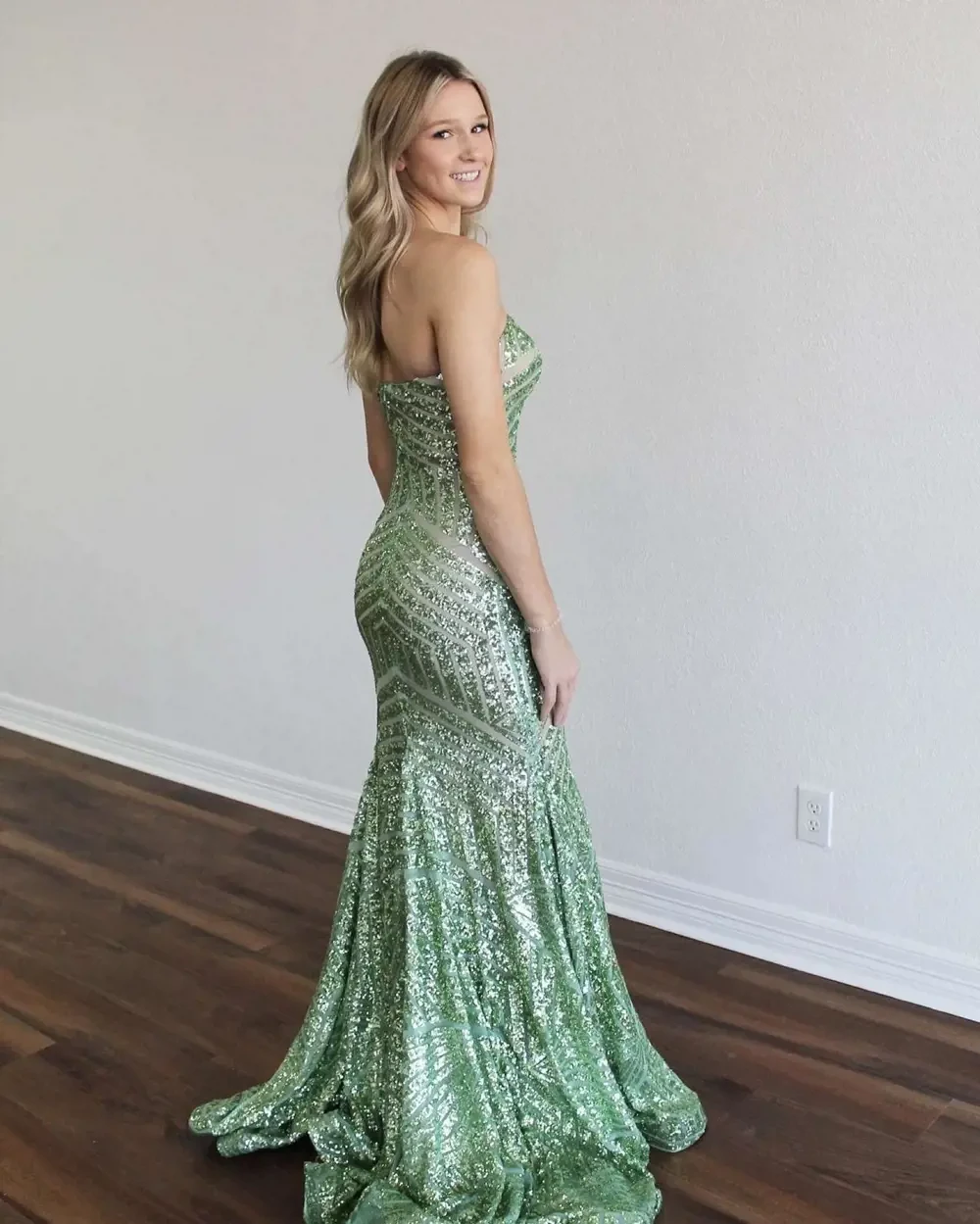 Gallery Image #slidesGrid4