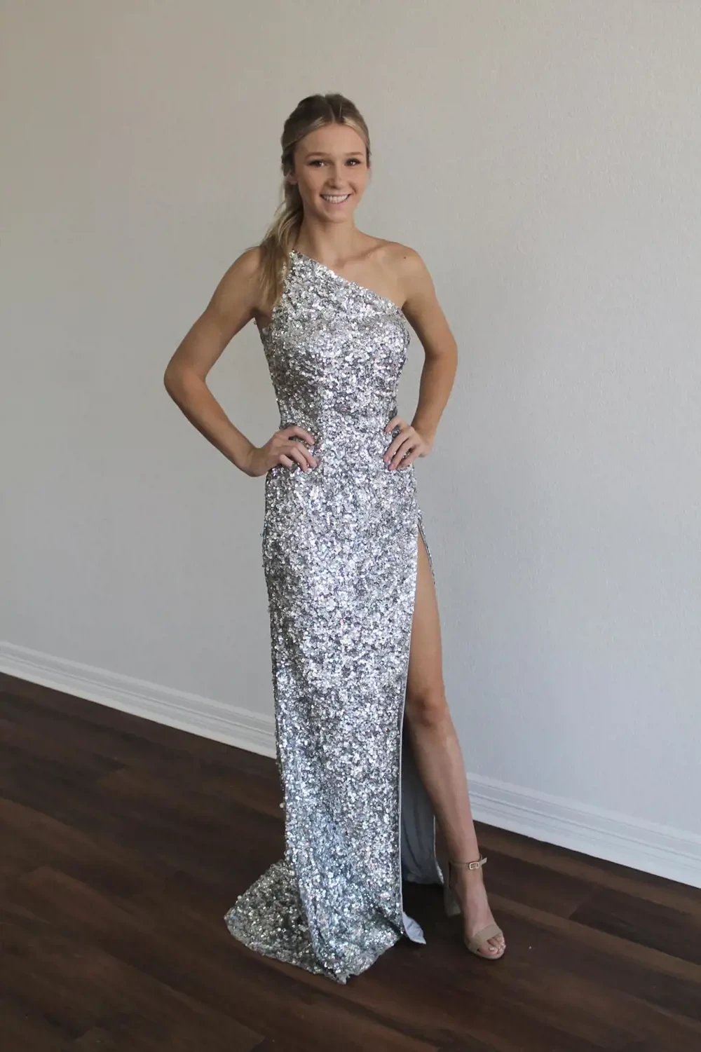 Gallery Image #slidesGrid1