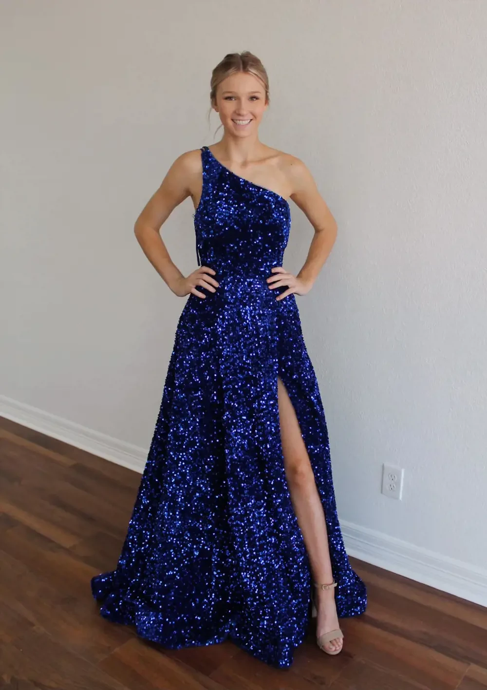 Gallery Image #slidesGrid0